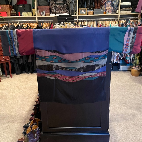 One-of-a-Kind Handpainted Silk Wearable Art Top - Picture 6 of 8